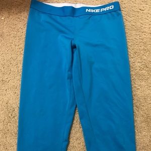 Nike Pro Crop Leggings
